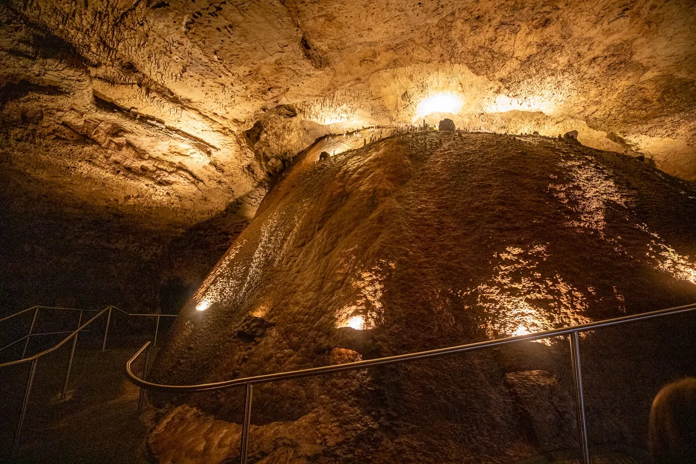 Meramec Caverns in Sullivan, Missouri Route 66 tourist attraction