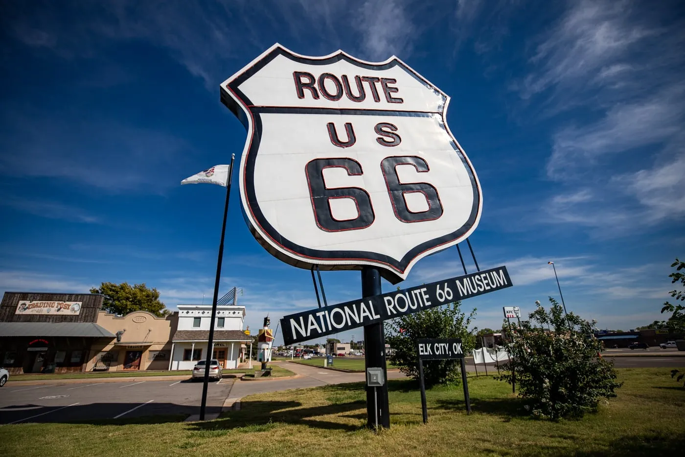 Round Barn Oklahoma 1 oz Silver Route 66 Shield 