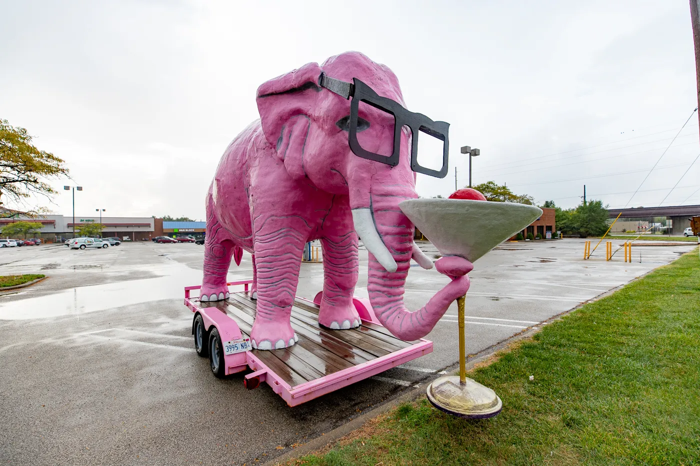 Pinky the Pink Elephant with a Martini Glass in Springfield, Illinois roadside attraction