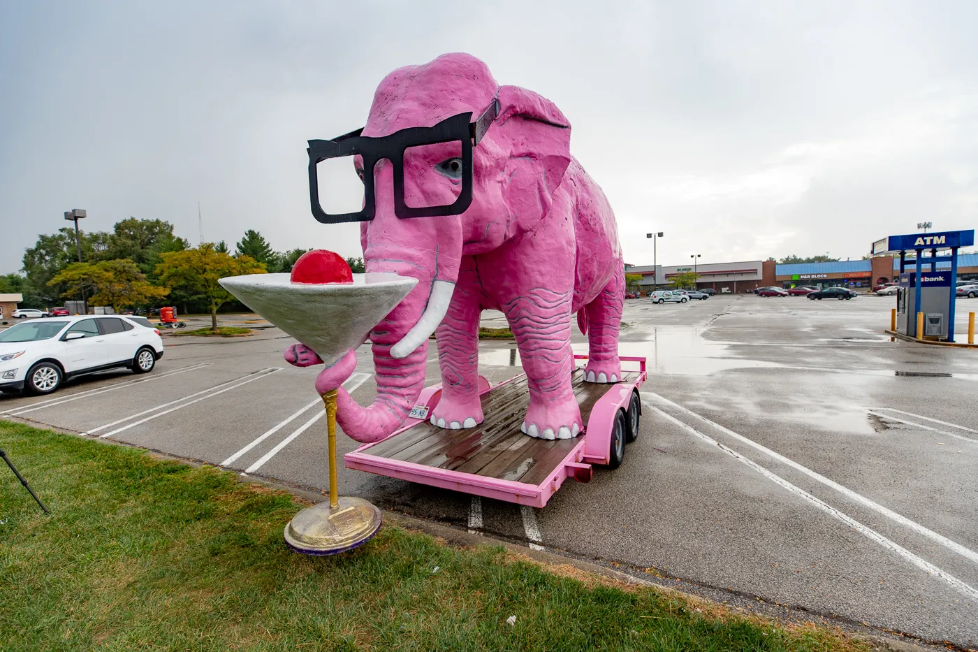 Pinky the Pink Elephant with a Martini Glass in Springfield, Illinois roadside attraction