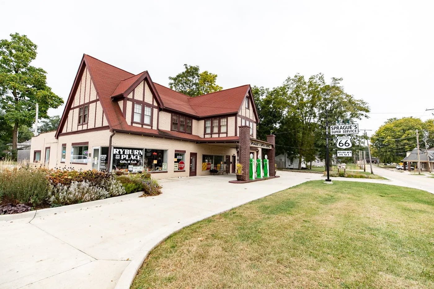 Sprague's Super Service Station in Normal, Illinois Route 66 Roadside Attraction