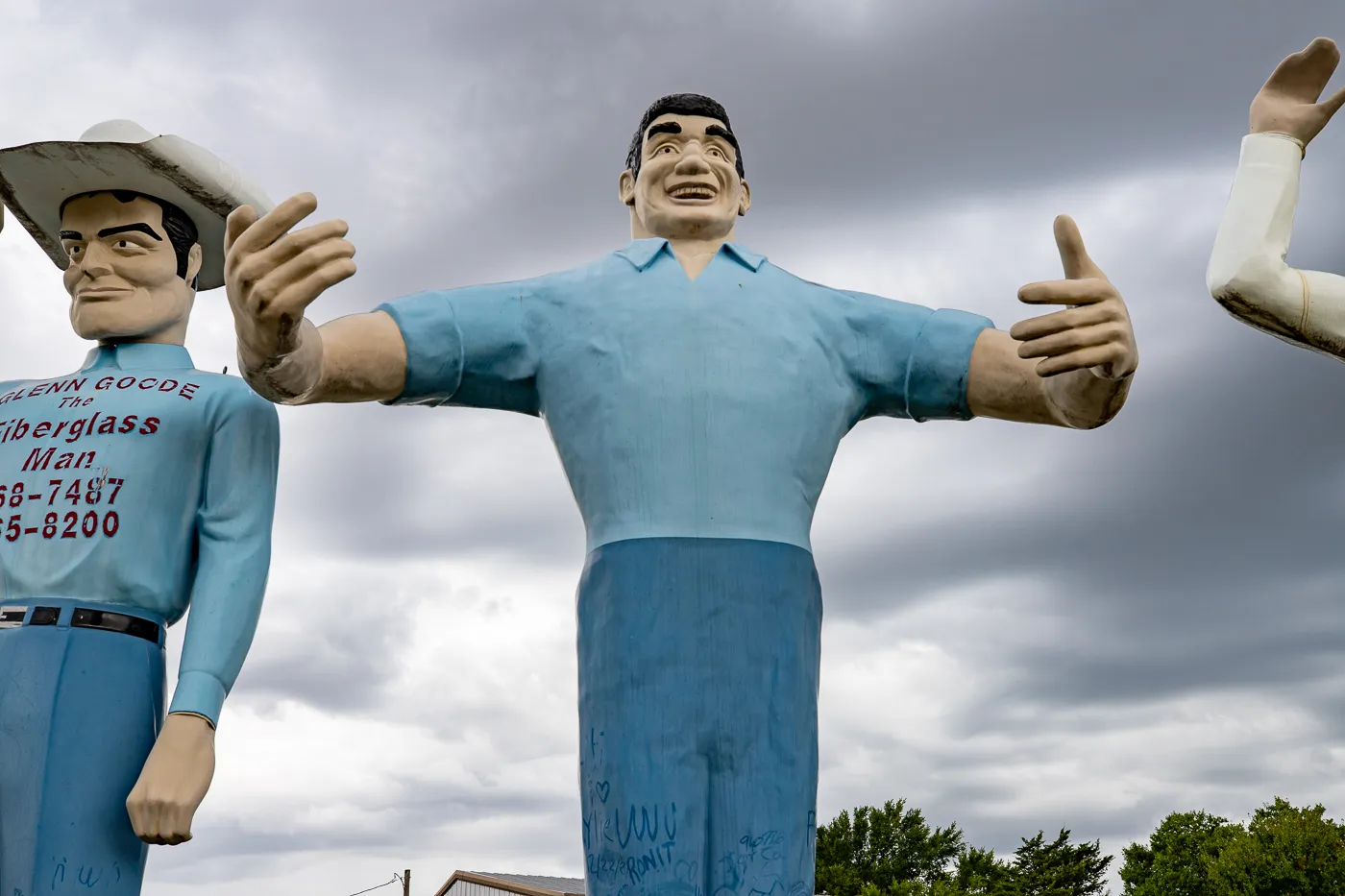 Big John Grocery Clerk at Glenn Goode's Big People in Gainesville, Texas Roadside Attraction