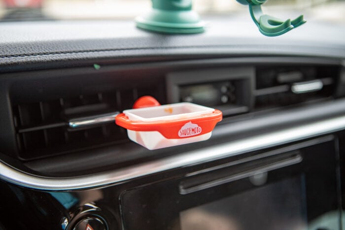 Saucemo dipping sauce holder for cars