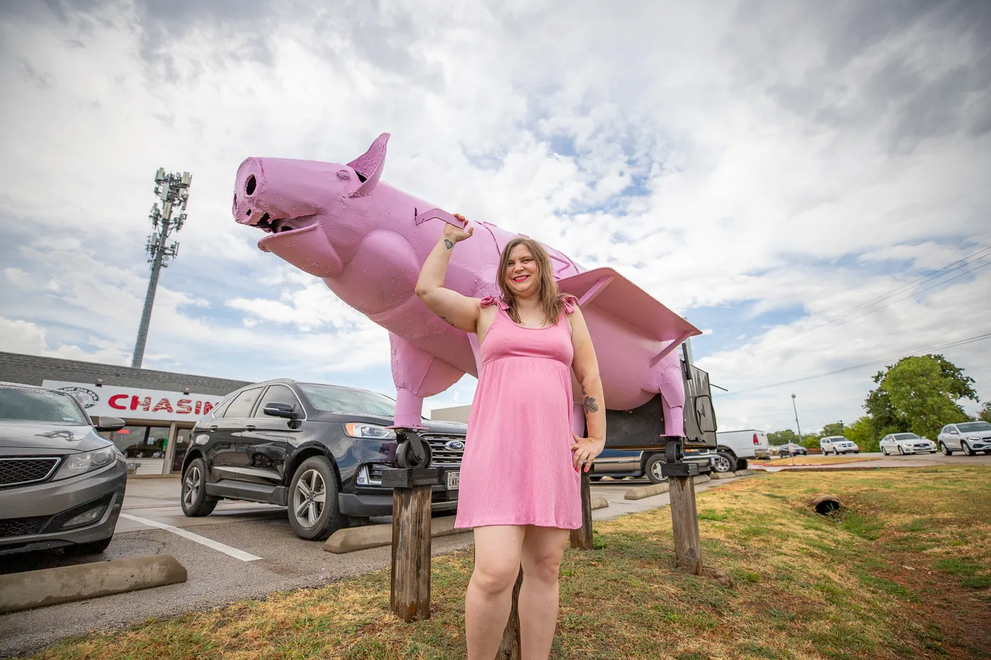 Big Pink Pig Smoker in Lake Dallas, Texas