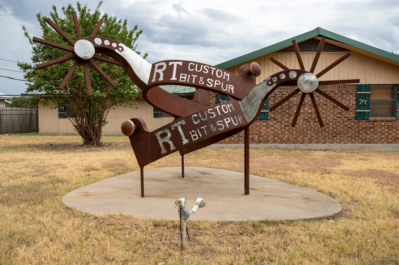 Big Spurs in Gainesville, Texas roadside attraction