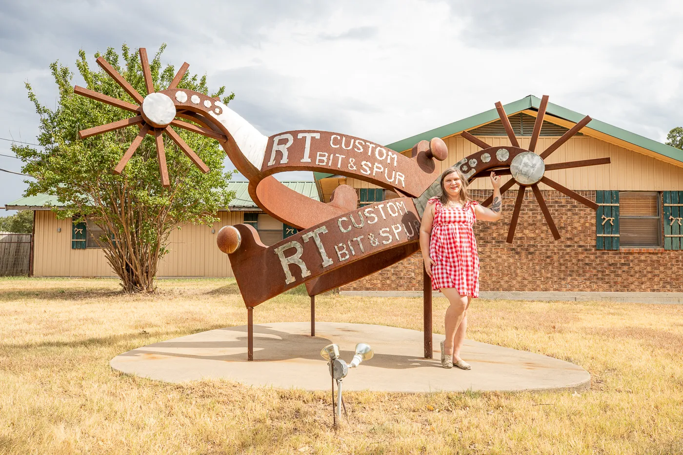 Big Spurs in Gainesville, Texas roadside attraction