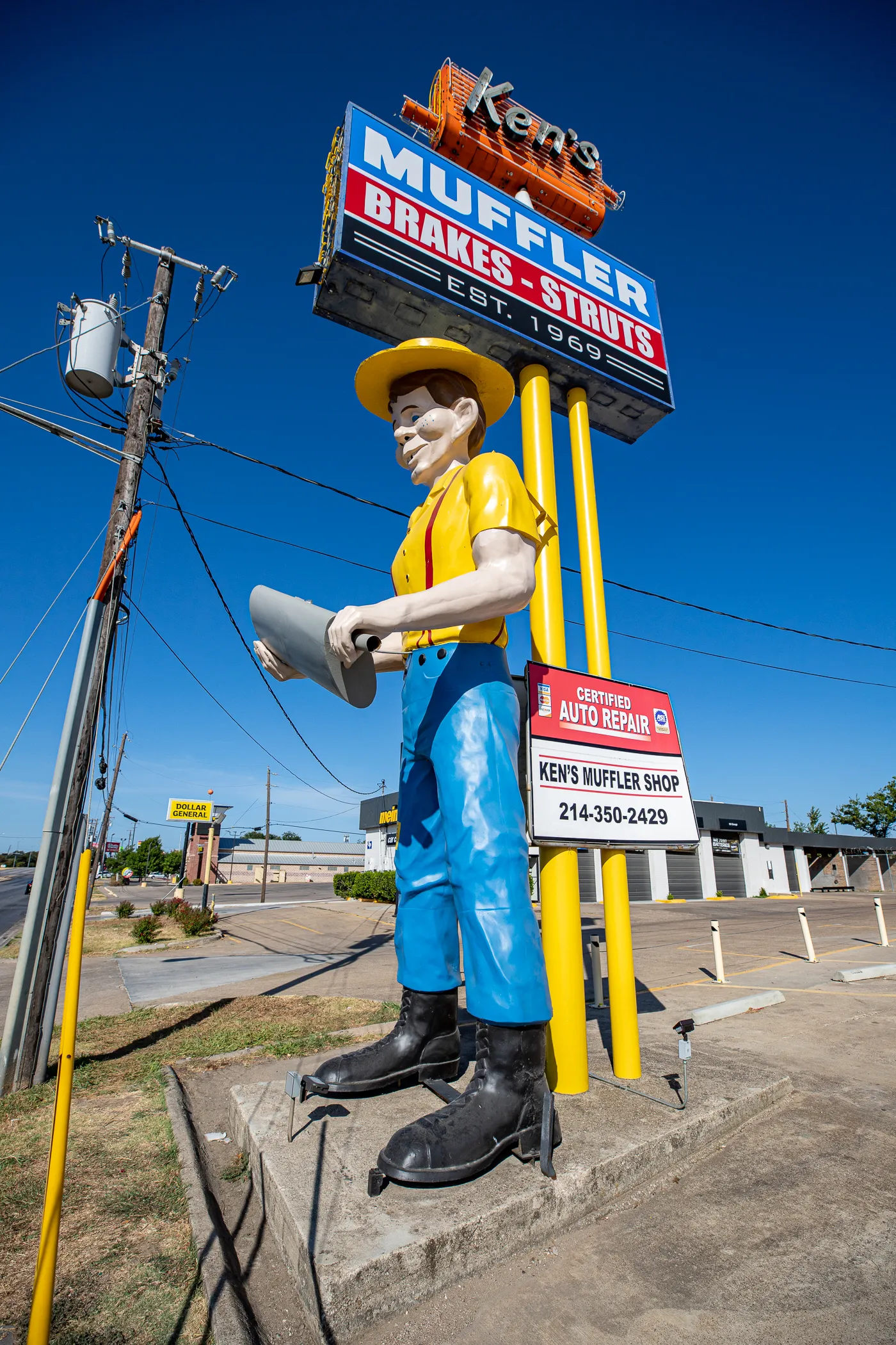Happy Halfwit Muffler Man in Dallas, Texas