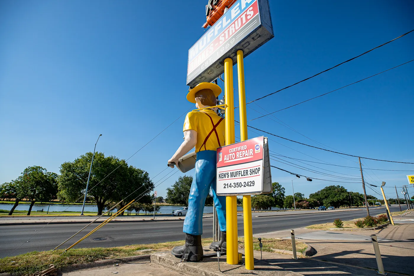 Happy Halfwit Muffler Man in Dallas, Texas