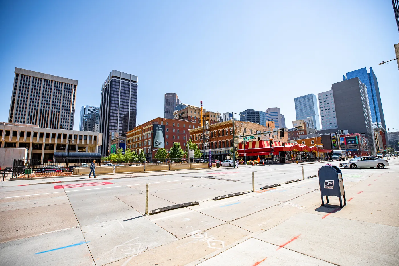 Giant Pencil in Denver, Colorado roadside attraction