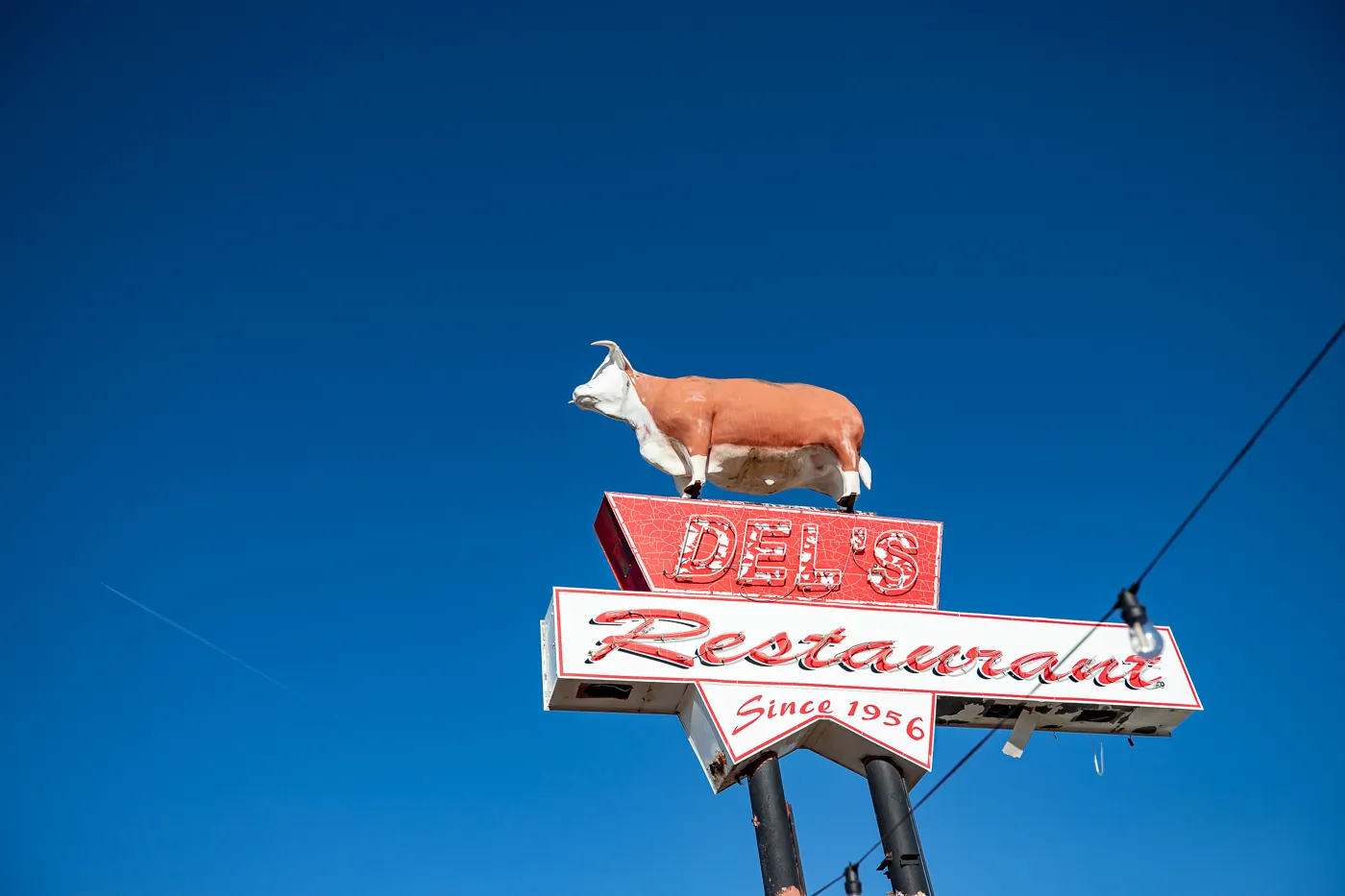 Del's Restaurant in Tucumcari, New Mexico: Route 66 Neon Cow Sign