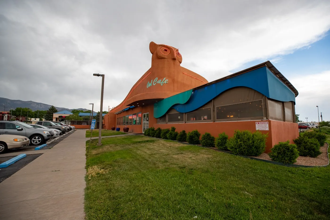 Owl Cafe in Albuquerque, New Mexico (Route 66) - Owl-shaped building and Arizona Route 66 roadside attraction and diner