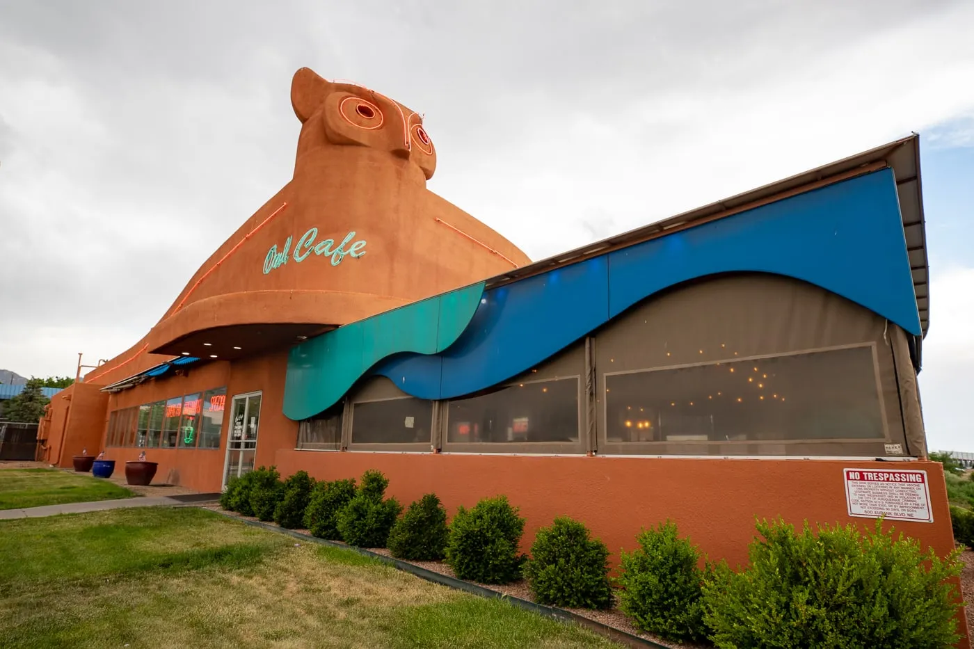Owl Cafe in Albuquerque, New Mexico (Route 66) - Owl-shaped building and Arizona Route 66 roadside attraction and diner