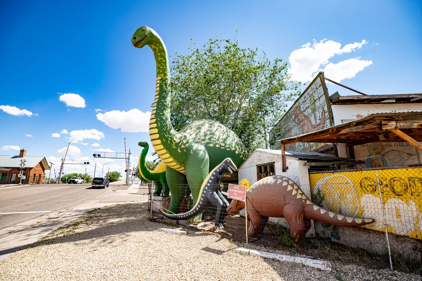 Rainbow Rock Shop Dinosaurs in Holbrook, Arizona Route 66 Roadside Attraction