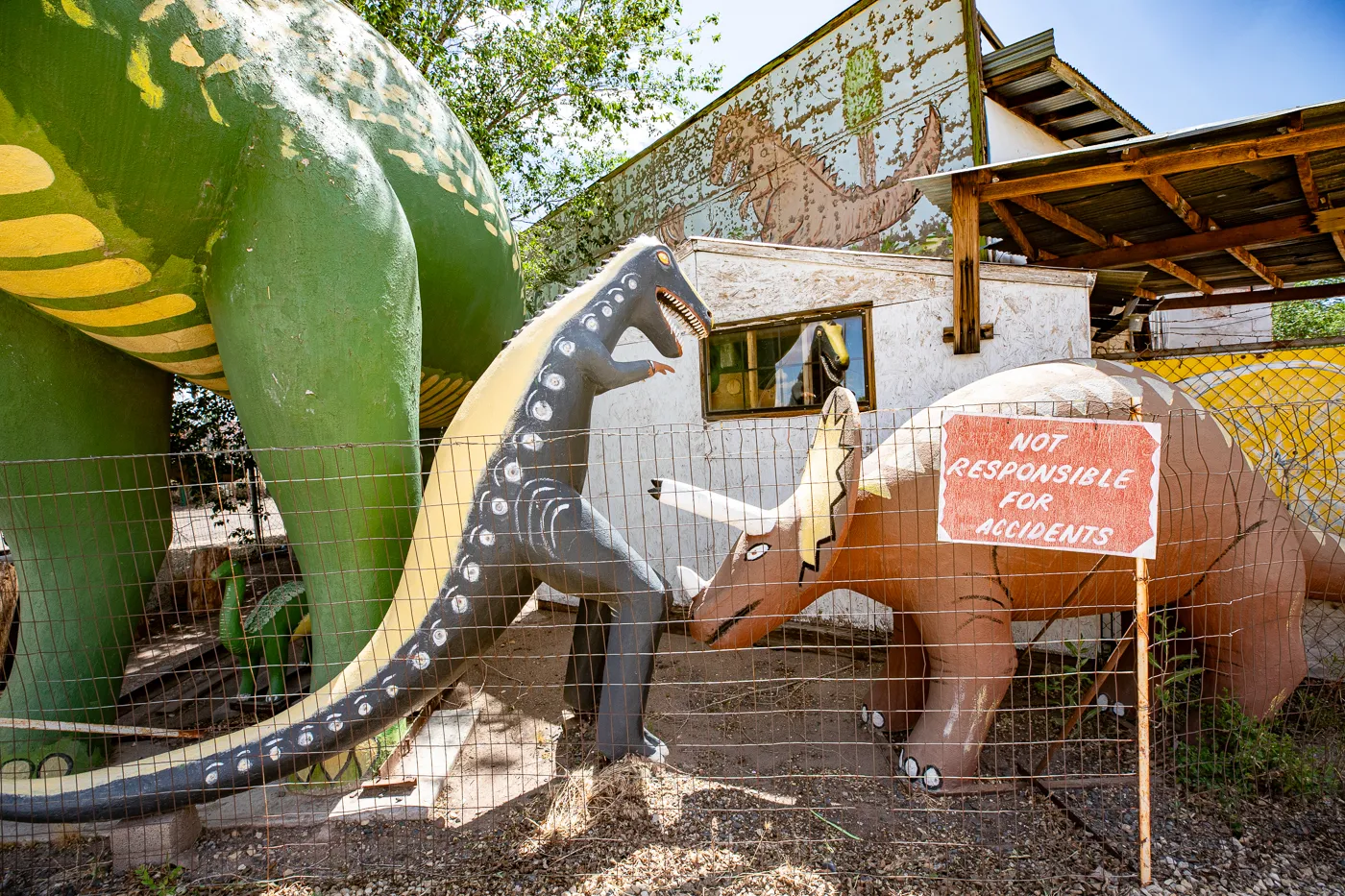Rainbow Rock Shop Dinosaurs in Holbrook, Arizona Route 66 Roadside Attraction