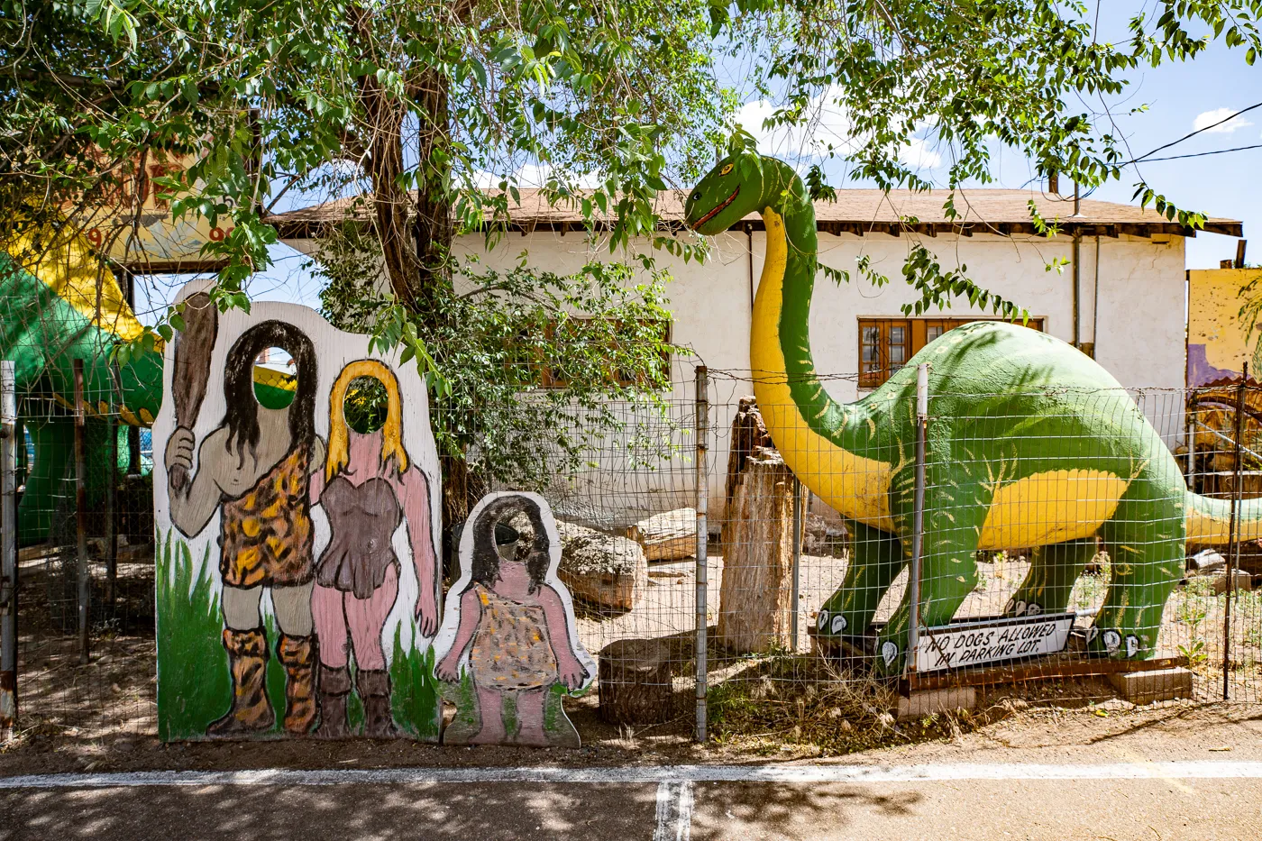 Rainbow Rock Shop Dinosaurs in Holbrook, Arizona Route 66 Roadside Attraction