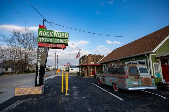 Neon Sign at Rockwood Motor Court in Springfield, Missouri Route 66 motel