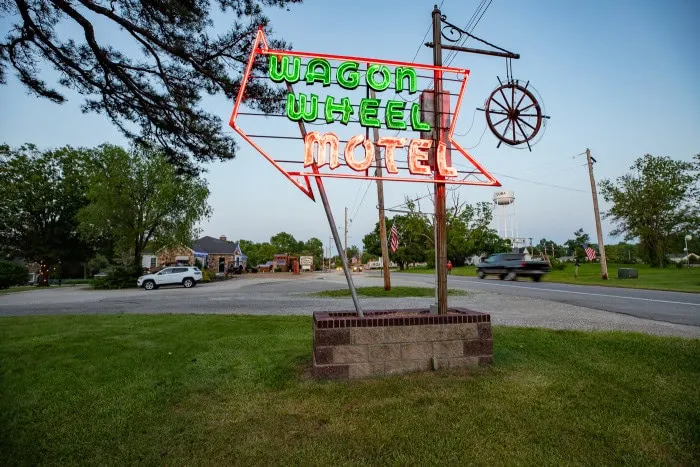 Vintage Neon Sign at Wagon Wheel Motel in Cuba, Missouri Route 66 Motel