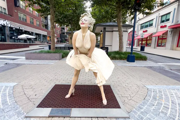 Forever Marilyn Sculpture in National Harbor, Maryland Roadside Attraction