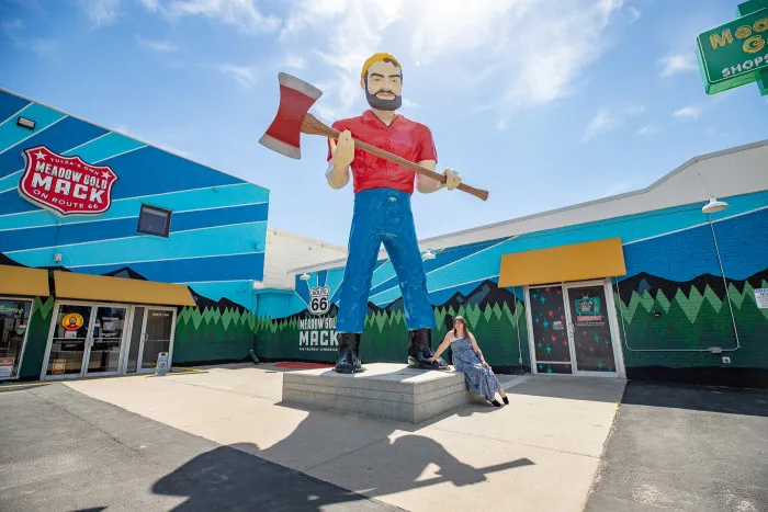 Meadow Gold Mack Muffler Man in Tulsa, Oklahoma Route 66 Roadside Attraction
